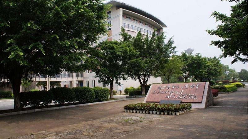 二极管选型：关键参数与适用场景解析**